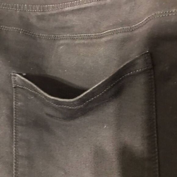 Avenue NWT Denim Crop Pull-On Pants Size 30 - Picture 6 of 7